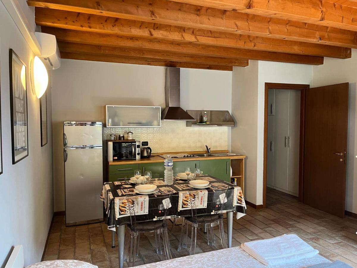Cozy Flat + Parking Close To City Center/Airport 贝尔加莫 外观 照片